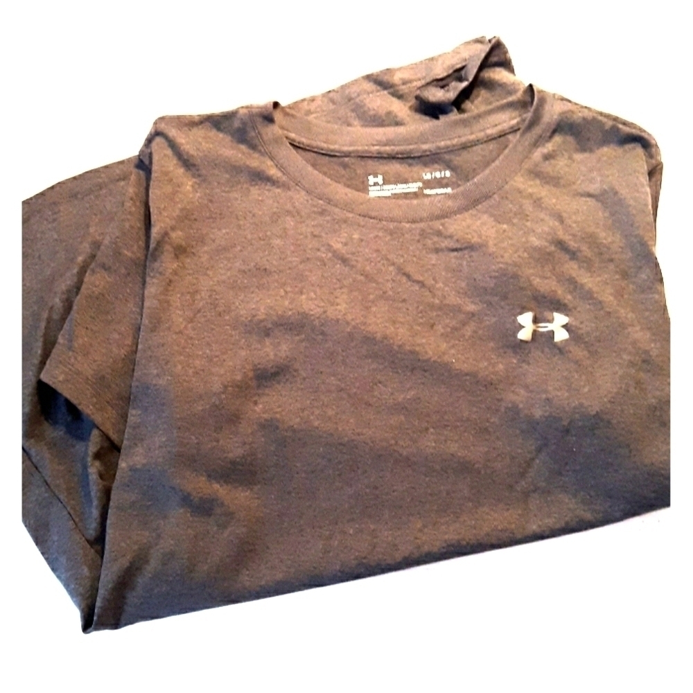 Under Armour lg loose heatgear